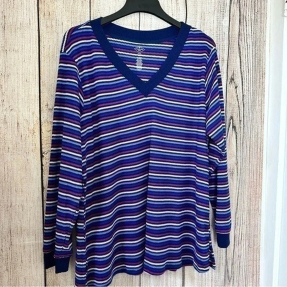 St.John’s Bay Women’s long Sleeved tee 2X